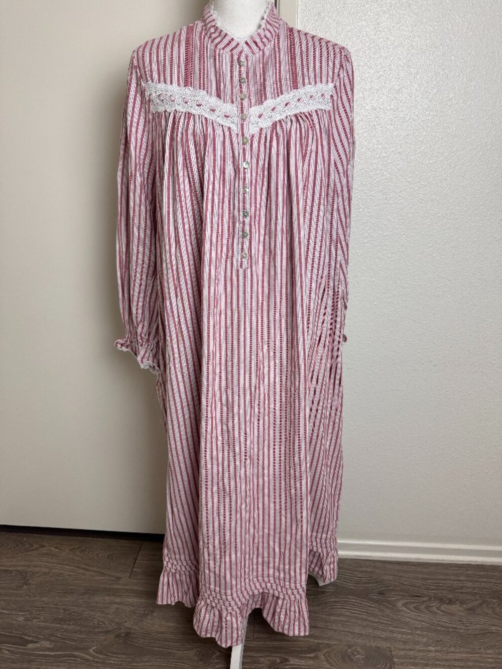 NWT Eileen West 100% Cotton Flannel Long Nightgown Lace Raffles Stripes Sz L
